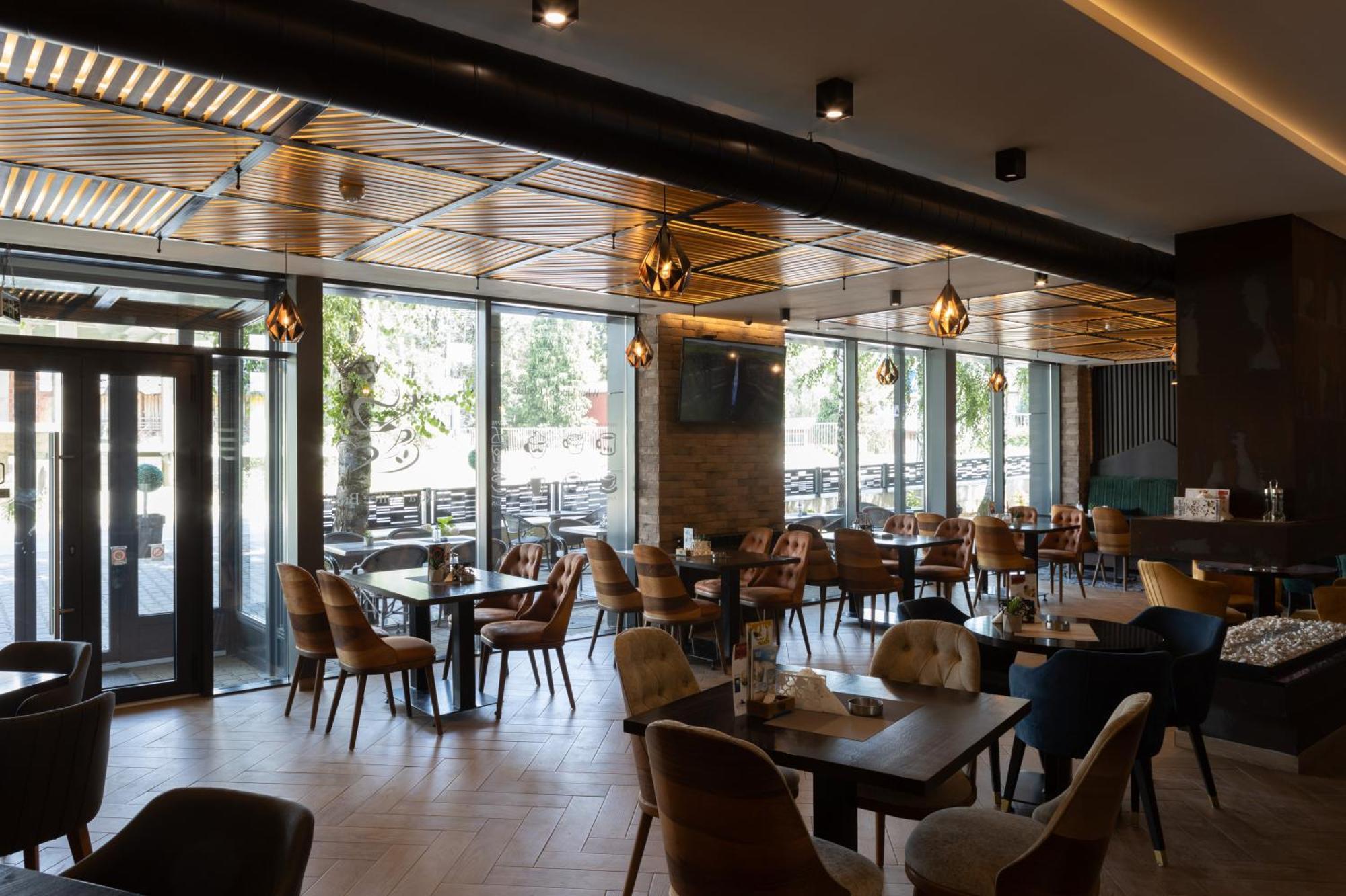 Hotel M Star Novi Pazar Buitenkant foto